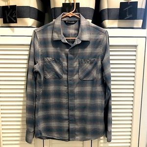 Travis Mathew Long Sleeve; Small